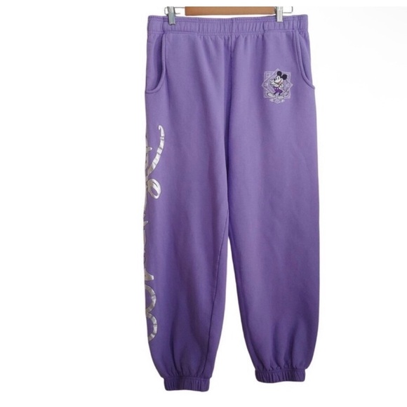 Disney World Pants - Disney 100 Years of Wonder Fun
Comfy Vacation
Resort Micky Mouse Sweat Pants M